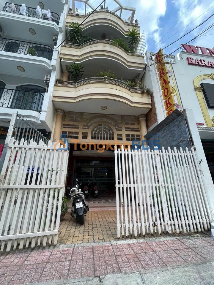 Nhà phố Phan Chu Trinh Nha Trang 213m² 30 tỷ - Mặt tiền kinh doanh