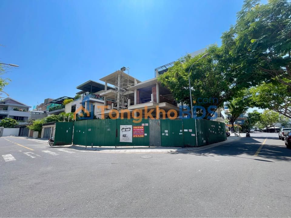 Biệt Thự Góc 2 Mặt Tiền 280m² Đối Diện Công Viên Nha Trang - Giá 22.14 Tỷ