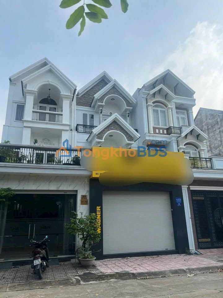 Nhà 1 Trệt 2 Lầu Dĩ An 110m² - 3PN - Sổ Hồng Hoàn Công - 10 Tỷ