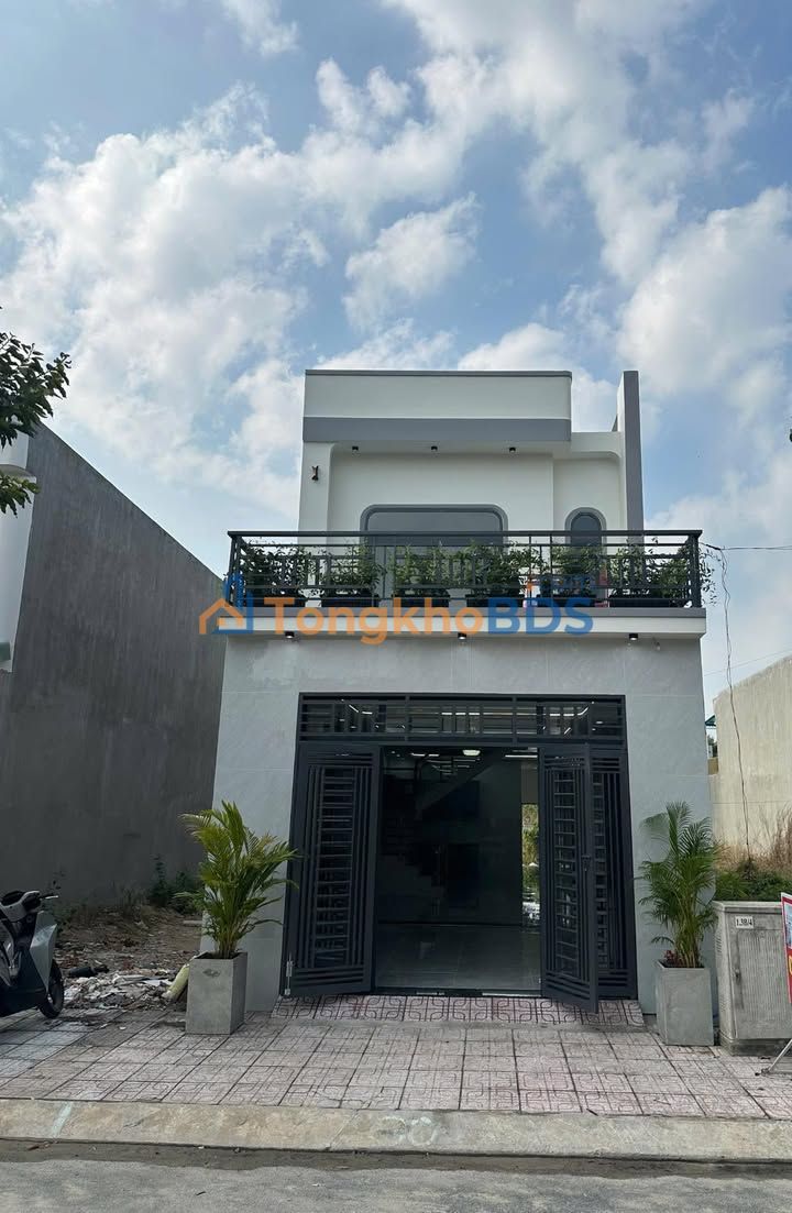 Nhà 100m² Tân Uyên, Bình Dương - Giá 2.5 Tỷ, Sẵn Sàng Ở Ngay