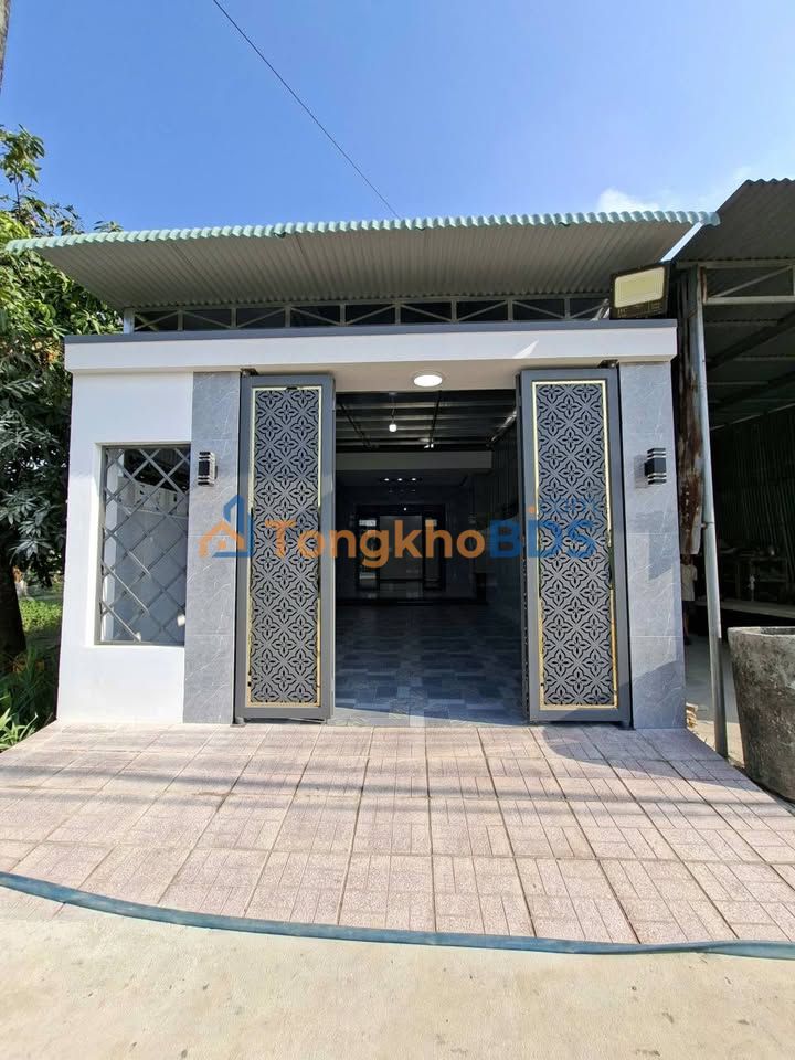 Nhà Phố Ninh Thạnh, Tây Ninh - 195m² Giá 1.82 Tỷ, 3PN, Sổ Hồng Thổ Cư