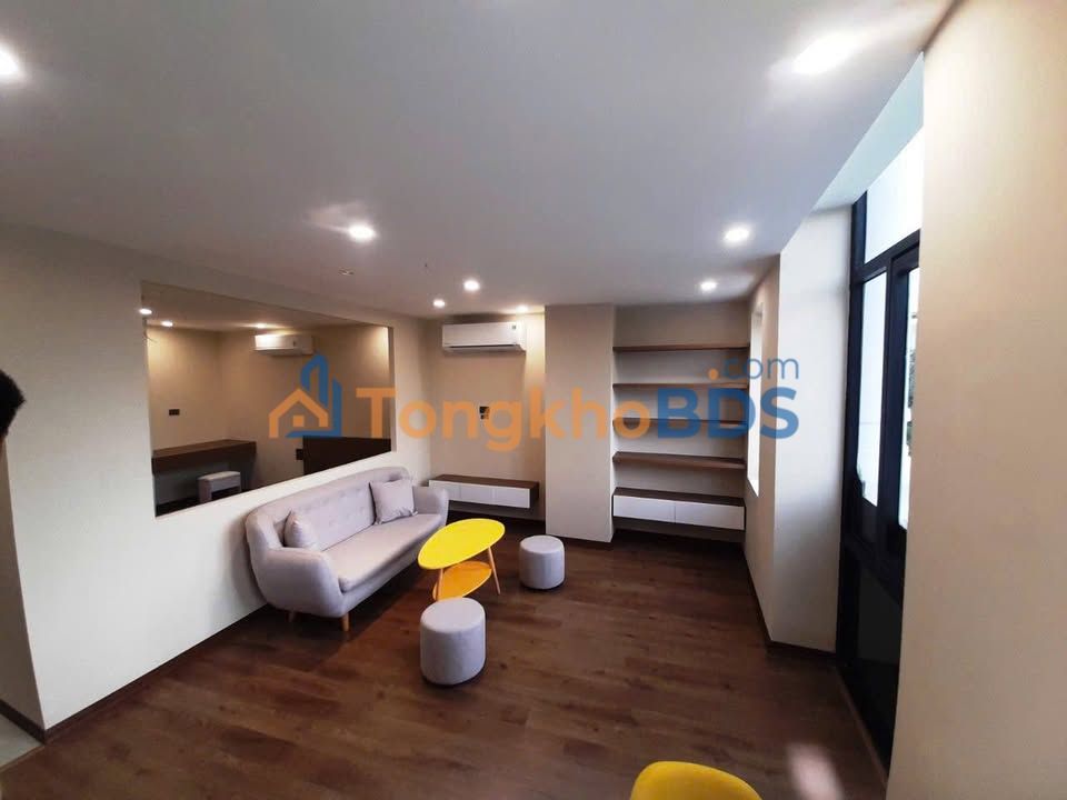 Nhà riêng Hồ Văn Chương Đống Đa 40m² giá thỏa thuận - Ô tô đỗ cửa