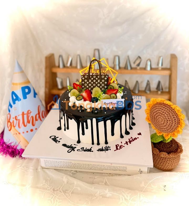 Đất nền Quốc lộ 14 Buôn Hồ 155m² giá 20.15 tỷ - Đường to ô tô