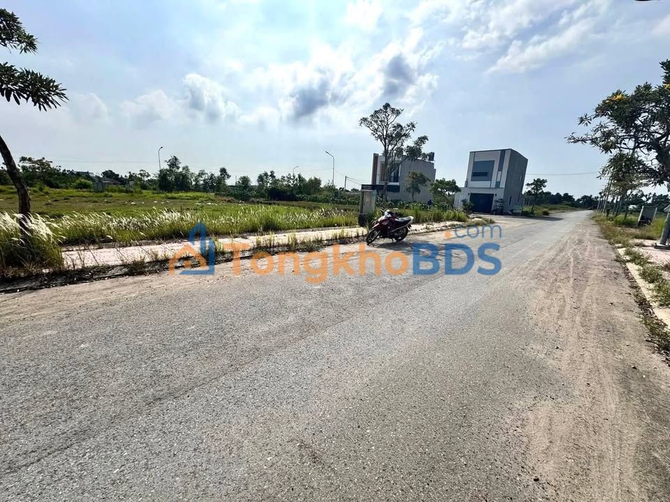 Đất Sổ Hồng Chính Chủ Đức Hòa 100m² - Mặt Tiền Nhựa, Gần Chợ