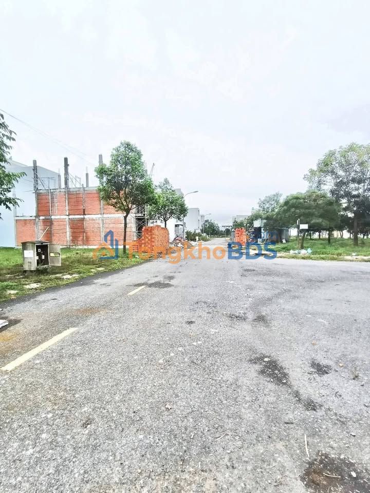 Bán đất thổ cư 100m² đường D3, Tân An, Long An - 3 tỷ