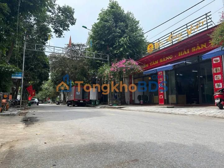 Nhà riêng Sầm Sơn 112m² giá 4 tỷ - Ô tô vào tận nhà