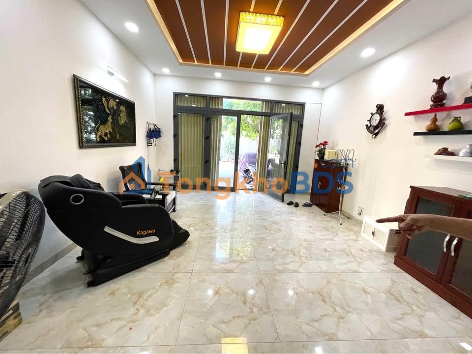 Cho thuê nhà MT đường Hà Quang 2, Nha Trang - 100m², 3PN, Full nội thất