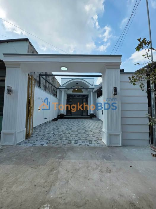 Nhà mới xây 195m² Hướng Đông Bắc, Tặng Nội Thất - Tây Ninh