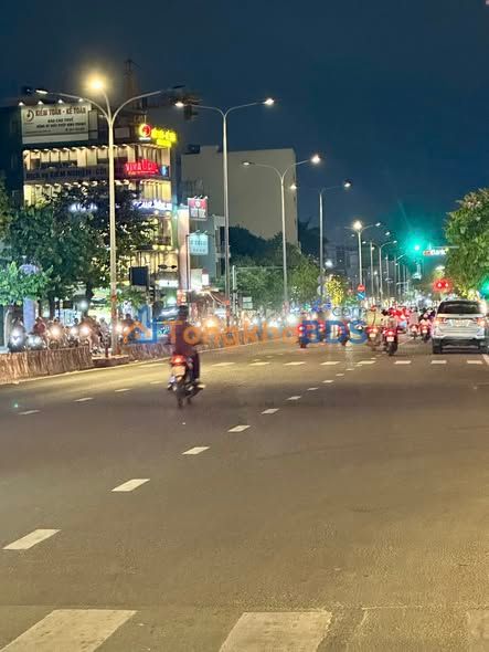 Nhà Lê Trọng Tấn Tân Phú 100m² 7.75 tỷ - Ôtô vào tận nhà