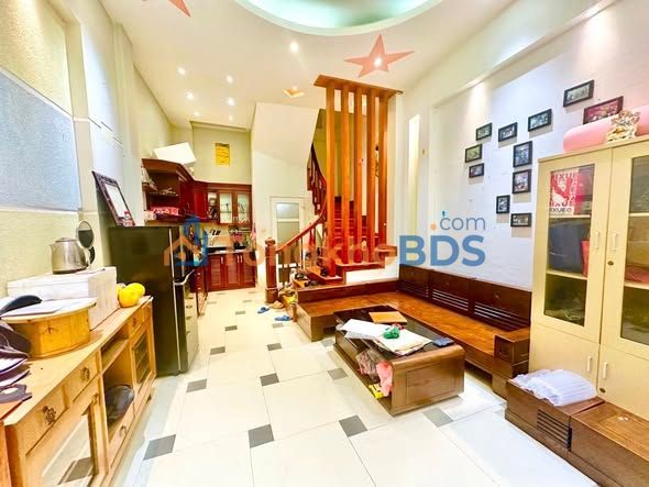 Nhà Cầu Giấy 30m² 5 Tầng - Ngõ Thông, Ba Gác Đỗ Cửa, 7.7 Tỷ