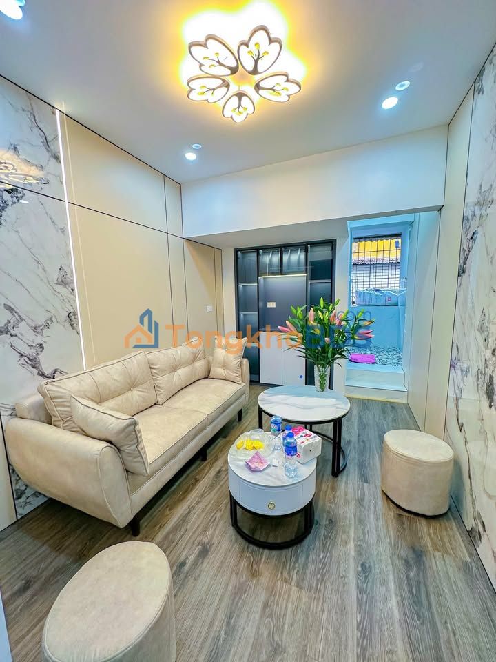 Bán Tập Thể Hoàng Quốc Việt 90m² Lô Góc - 4.9 Tỷ