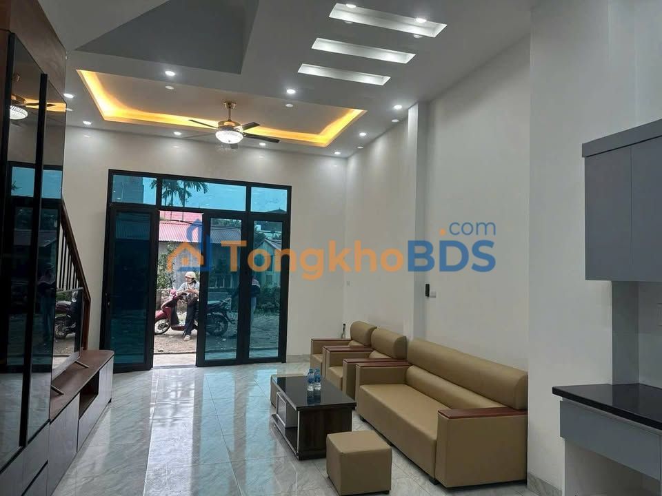 Nhà 4 Tầng Yên Sở, Hoàng Mai 40m² - Ô tô gần, Kinh doanh sầm uất