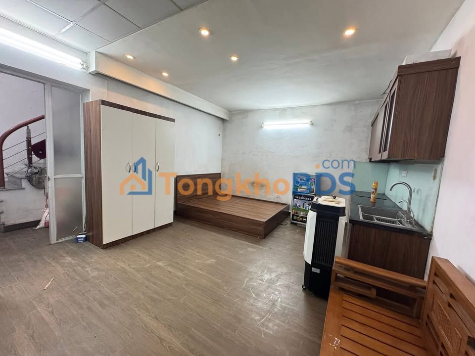 Nhà Phố Trương Định Hai Bà Trưng 200m² - Kinh Doanh Sầm Uất, 5 Tầng, 10.5 Tỷ