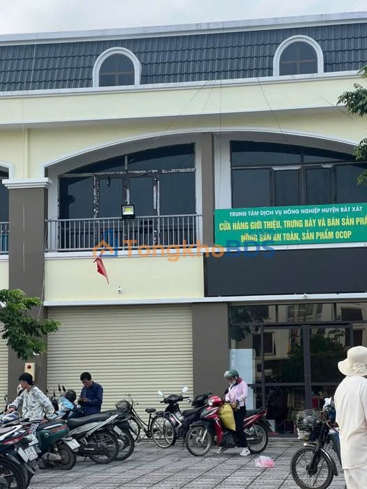 Nhà Liền Kề 72m² Ngay Cổng Chợ Bát Xát - Giá 1.85 Tỷ