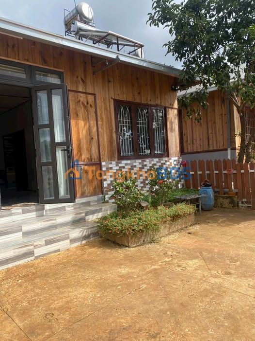 Nhà Sân Vườn Đà Lạt 250m² - 2 Mặt Tiền - Sổ NN PQ - Giá 1.2 Tỷ