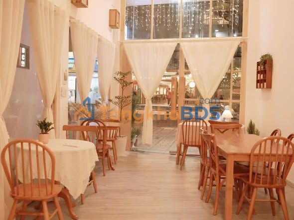 Sang Quán Cafe Góc 2 Mặt Tiền Nguyễn Thị Minh Khai, Tân Bình - 149 Triệu