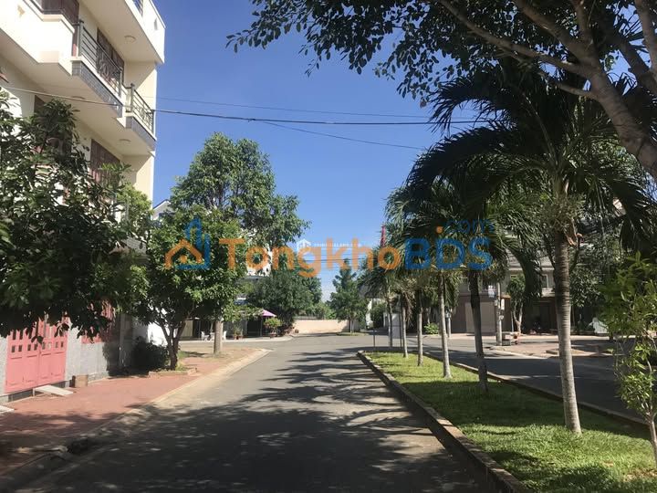 Nhà 98m² Sổ Hồng 3 Lầu Hướng Đông Nam - Đường 11m Vỉa Hè Vũng Tàu