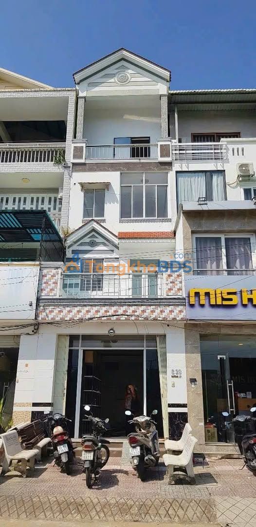 Cho thuê nhà 3 lầu KDC Hưng Phú, Cần Thơ - 6PN, 13 Triệu/tháng