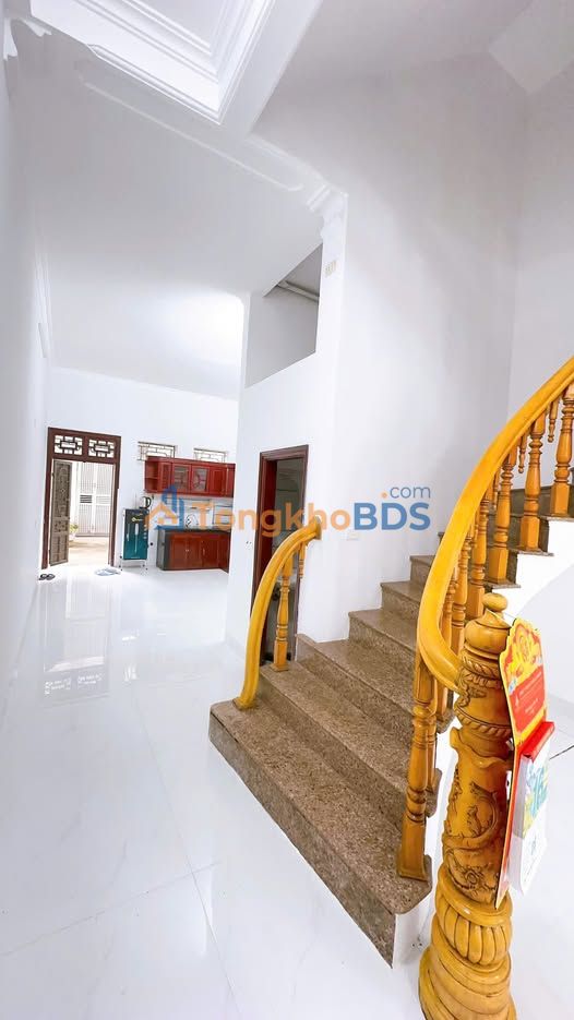 Nhà 3 Tầng Mặt Tiền Lạc Long Quân - Kinh Doanh Đa Ngành Nghề - 60m²