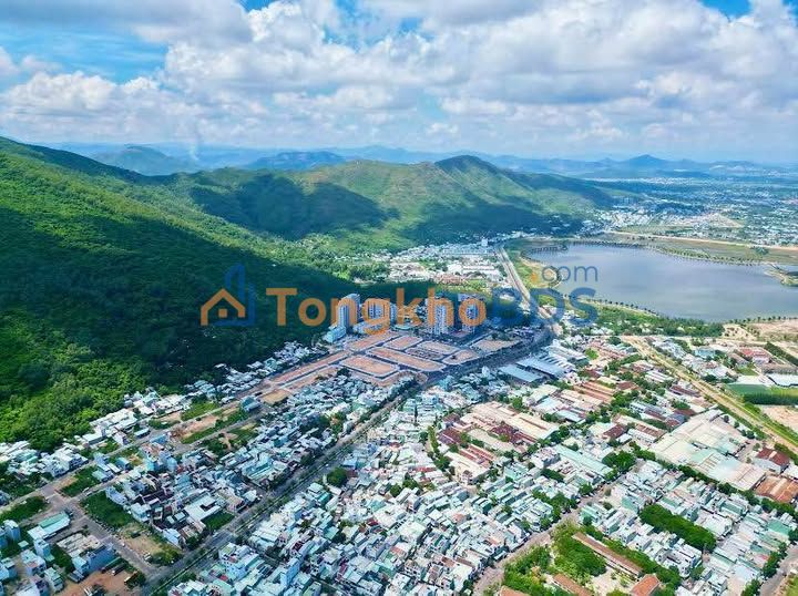 Nhà Mặt Tiền Kinh Doanh Xuân Thuỷ, Quy Nhơn - 76m², 20 Triệu/tháng