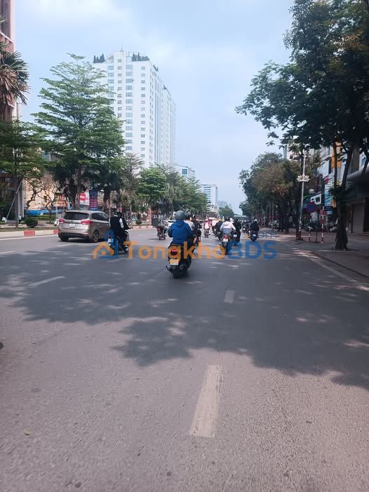 Nhà Cầu Giấy 50m² - Mặt phố ô tô tránh, 20 tỷ+ - Sẵn sàng giao dịch