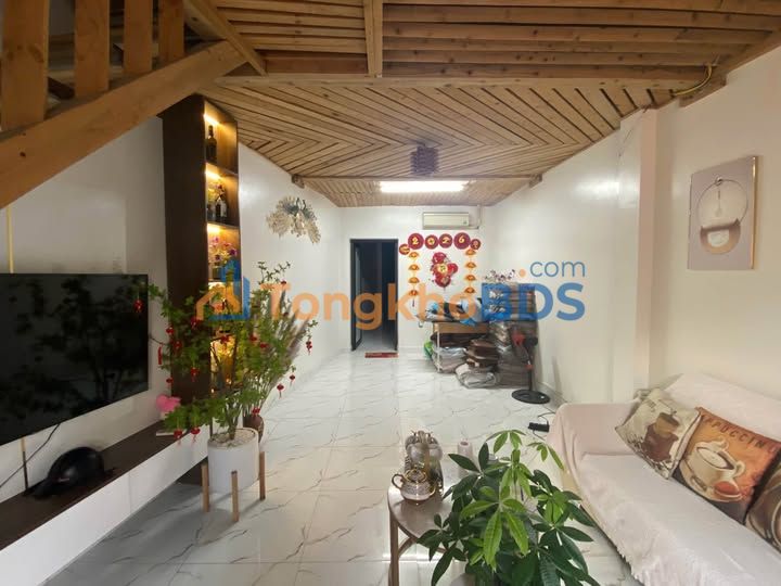 Nhà mặt đường Ngô Kim Húc 52m² 2,8 tỷ - Ô tô vào tận nhà