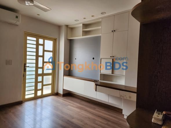 Bán Gấp Townhouse 5 Tầng Hồ Biểu Chánh, Phú Nhuận - 120m², 6.5 Tỷ