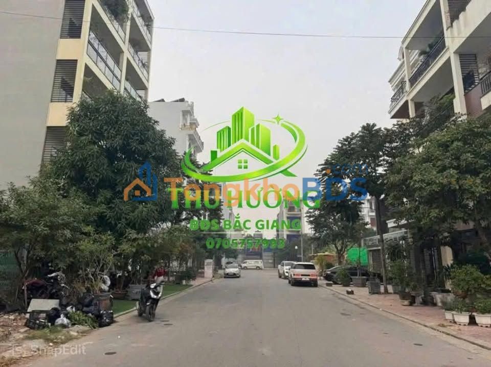 Nhà Mặt Tiền 80m² 4.5 Tầng Gỗ Xịn Sò Gần Quảng Trường 3/2, Bắc Giang - Giá 12.x Tỷ