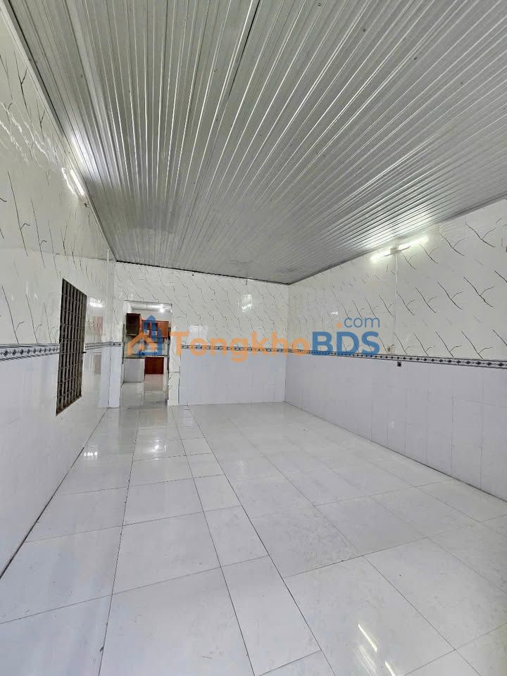 Nhà Tân Phú 72m² - 5.5 Tỷ, Gần Chợ, Dọn Vào Ở Ngay