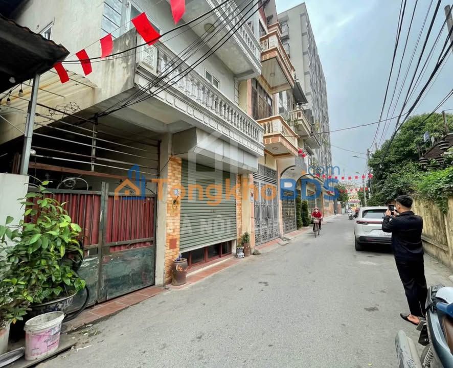 Nhà Phân Lô Lai Xá 42m² - Ngõ Ô Tô Tránh - Giá 7.x Tỷ