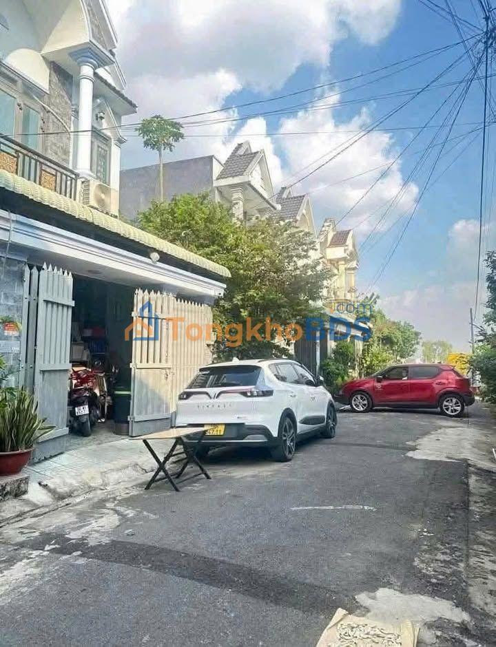 Nhà Sổ Hồng 7x18m Hóc Môn - Hẻm Xe Hơi, Giá 5.8 Tỷ