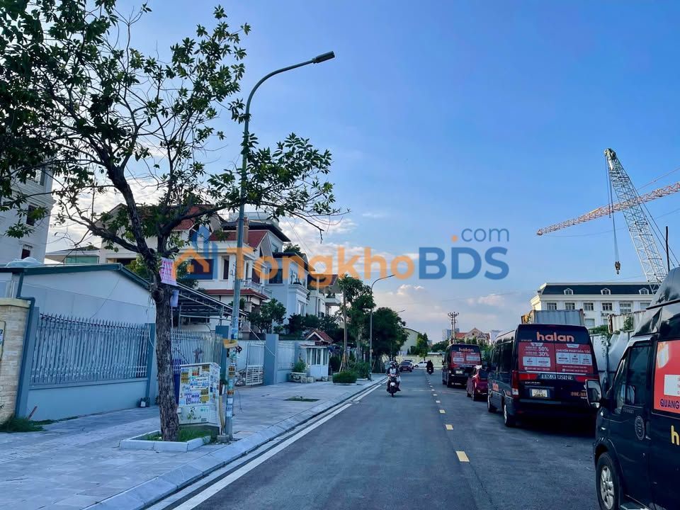 Đất Vàng Hạ Long 330m² Mặt Tiền 15m Hướng Đông Bắc - Sổ Đỏ Sẵn Sàng