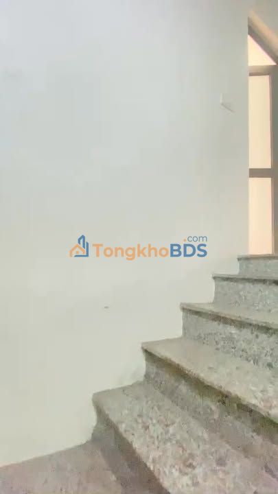 Nhà nguyên căn Tư Đình Long Biên 25m² 5 triệu - Sẵn sàng ở ngay