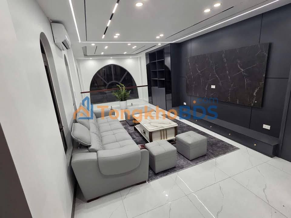 Cho thuê nhà 7 tầng mặt tiền Sài Đồng, Long Biên - Kinh doanh đa ngành