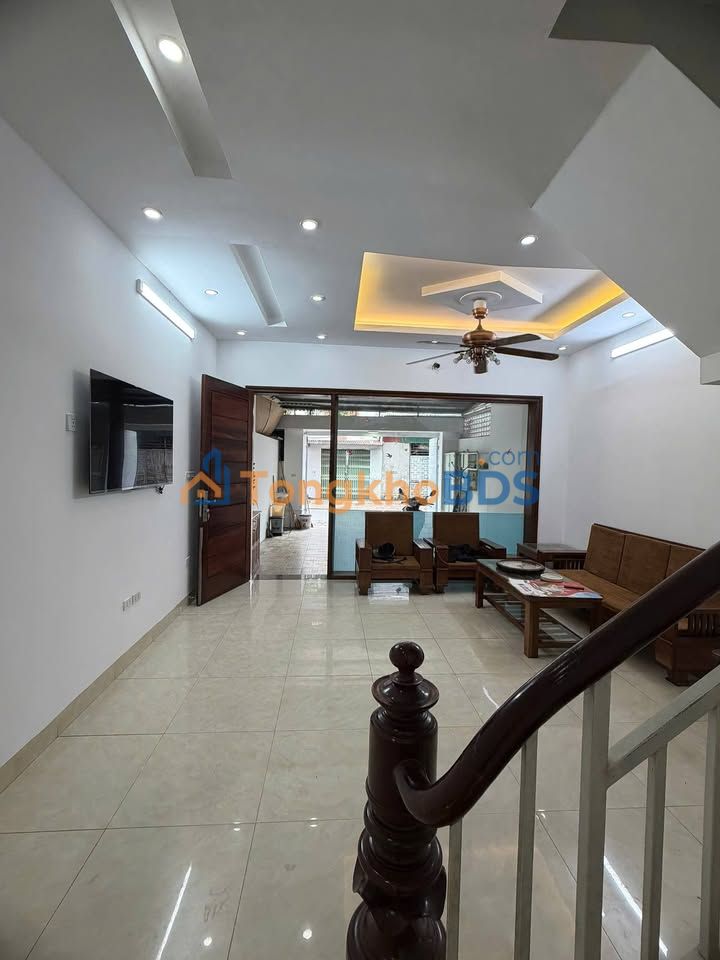 Cho thuê nhà 5 tầng 100m² Giang Biên, Long Biên - Sẵn sàng ở ngay!