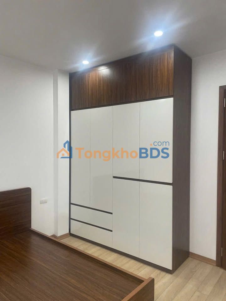 Nhà 30m² Đức Giang Full Nội Thất - Giá 9 Triệu/Tháng