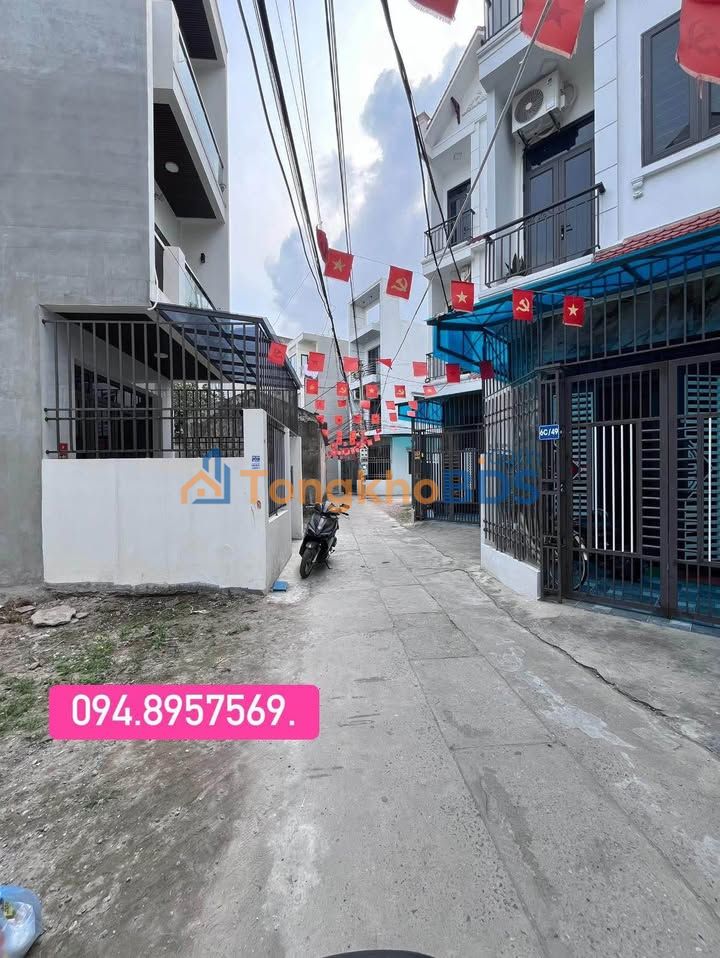 Nhà 3 tầng 70m² Ngô Tất Tố, Nam Định - Ô tô đỗ cửa, Giá 2.7 tỷ