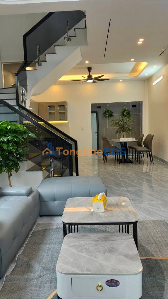 Nhà 3 Tầng Ngõ Lộc Vượng Mỹ Lộc 70m² - Sân Cổng Riêng, Ô Tô Đỗ Cửa