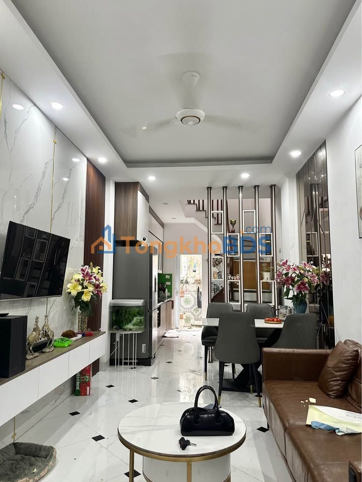 Nhà 5 Tầng Ngãi Cầu 31m² Full Nội Thất - Giá 5.x Tỷ