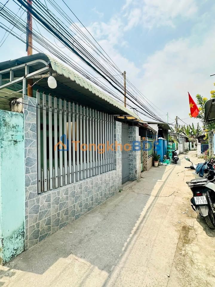 Nhà cấp 4 Phường Trung Dũng 100m² - Giá 2.49 Tỷ - Hẻm Ba Gác Thông Thoáng