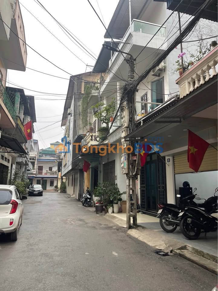 Nhà Văn Cao Đồng Quang 60m² 3 tỷ - Ô tô vào tận nhà