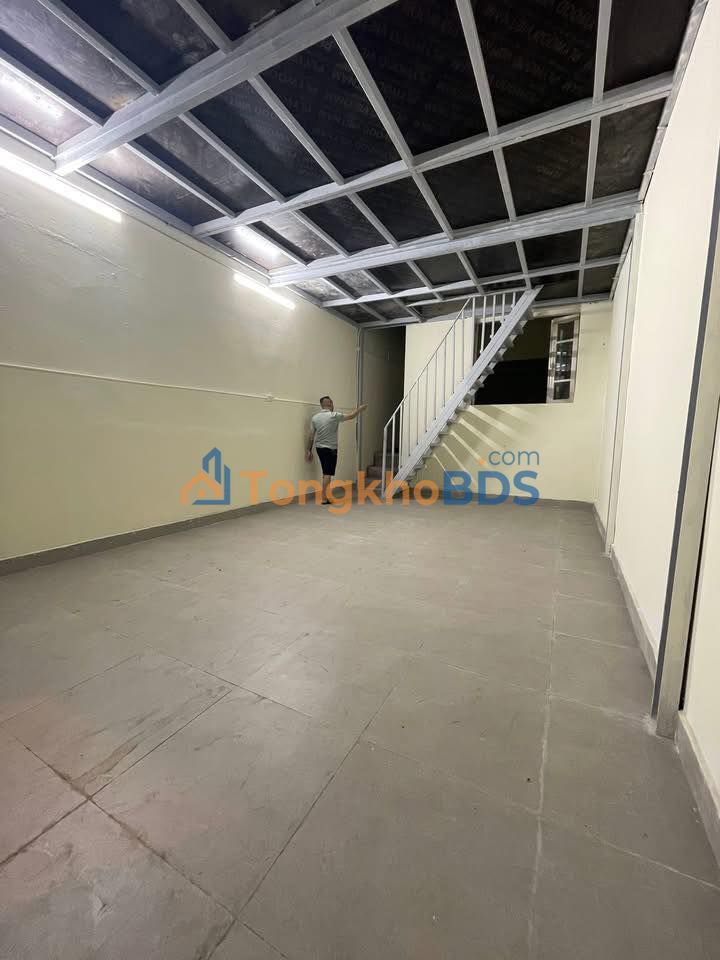 Cho thuê kho xưởng 320m² Ngọc Thụy, Long Biên - Ngõ ô tô, giá 9 triệu/tháng