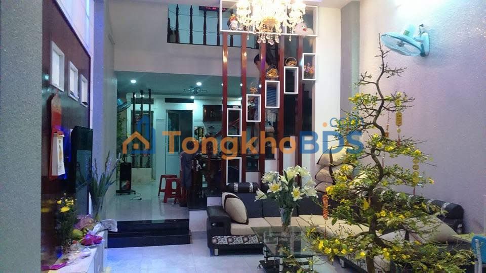 Nhà 4 Tầng Hẻm Hoàng Văn Thụ, 240m² Giá 4.2 Tỷ - Sẵn Sàng Ở Ngay