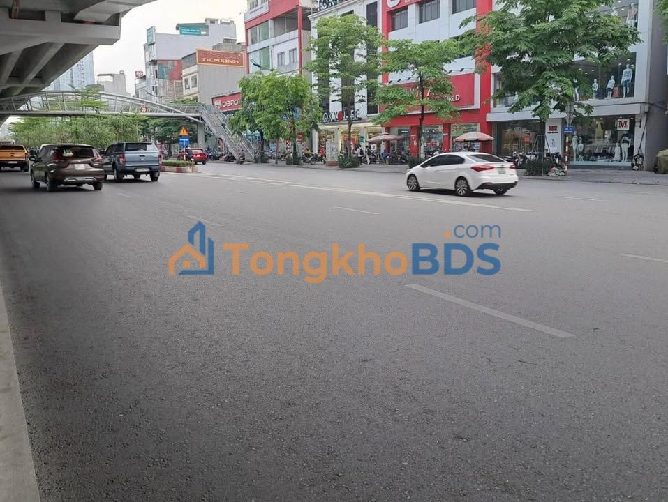 Nhà mặt phố Phạm Văn Đồng Cầu Giấy 95m² 2 tỷ - Ô tô vào tận nhà