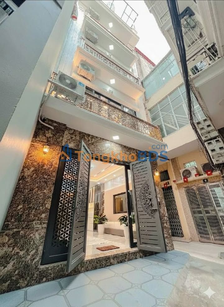 Nhà 6 Tầng Thang Máy Lò Đúc - Full Nội Thất Cao Cấp - 42m² - 12.x Tỷ