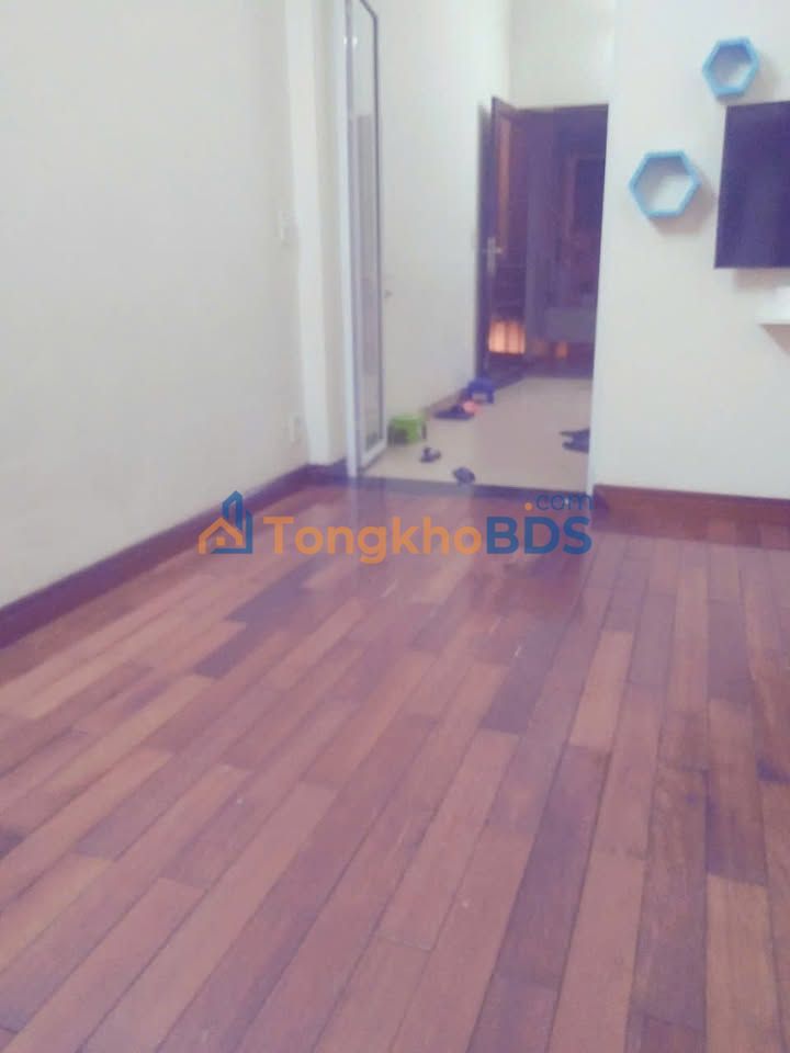 Cho thuê Căn hộ Tập thể 80m² Giải Phóng, Hoàng Mai - 3PN Giá 8 Triệu