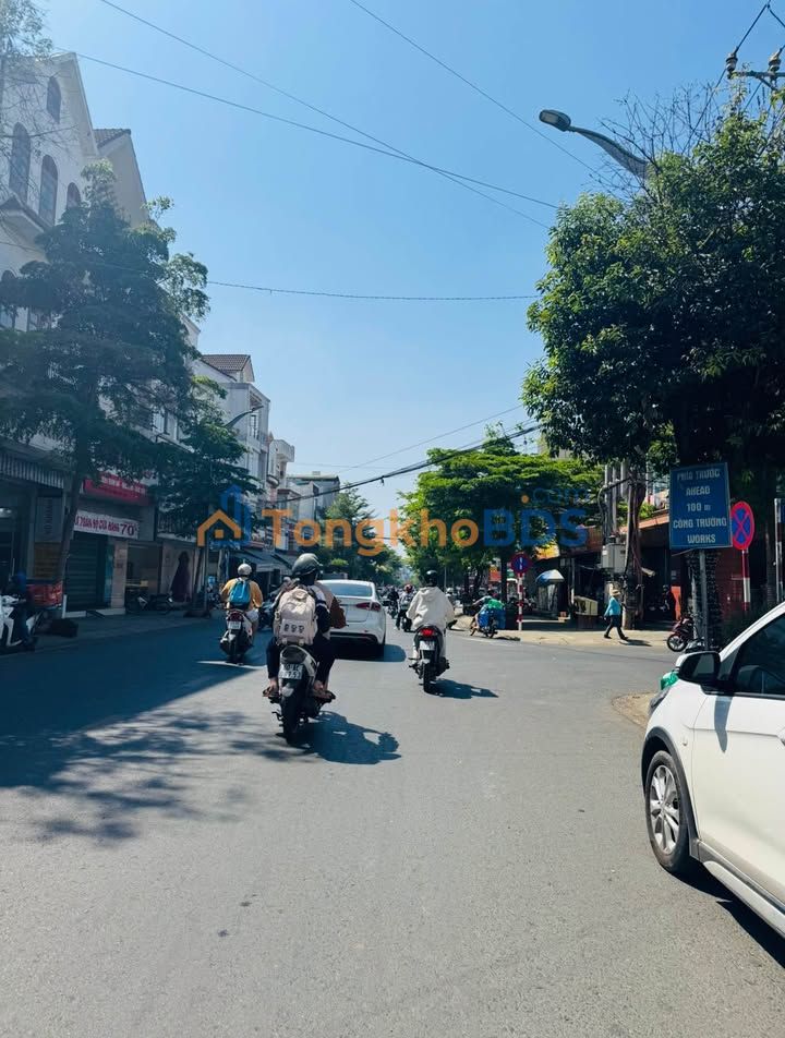 Nhà Mặt Tiền Kinh Doanh 18 Tỷ, Đức Trọng - Vị Trí Vàng Trung Tâm