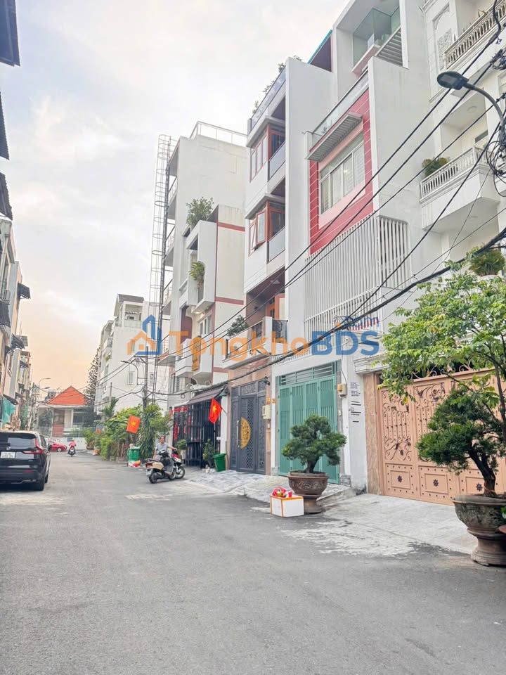 Nhà 100m² Hẻm Xe Hơi 8M, Bình Thạnh - Sẵn Sàng Xây Mới