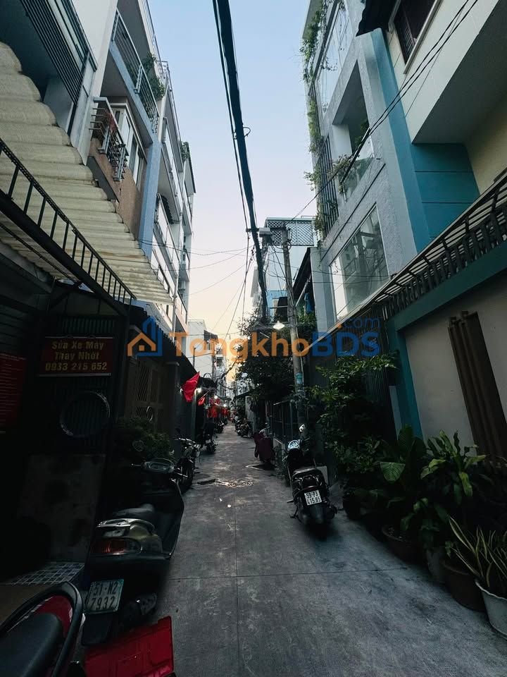 Nhà Phường 6 Tân Bình - Ngang 3.7m Nở Hậu 4.1m - Giá 4.5 Tỷ