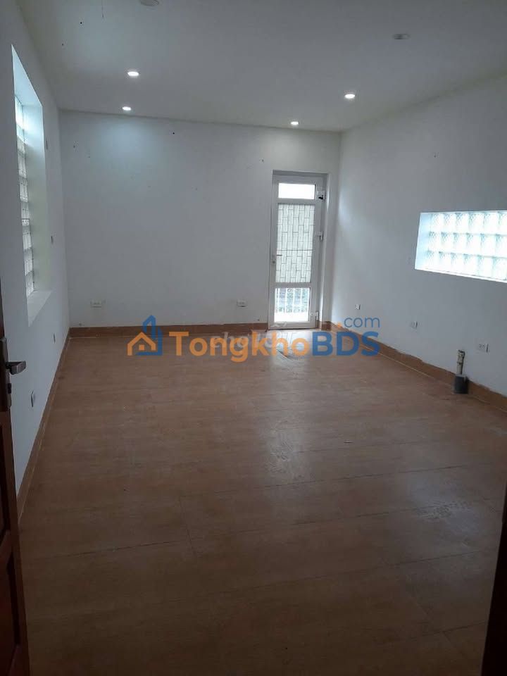 Văn phòng Cầu Giấy 65m2 7.5 triệu - Vị trí trung tâm